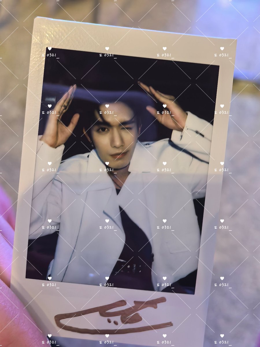 pei0321_'s tweet photo. My favorite photo so far 🥹🐶🤏
Thank you for coming🖤

#netsiraphop 
#NetFanMeetingInJiNan https://t.co/r0v4gBHSJn