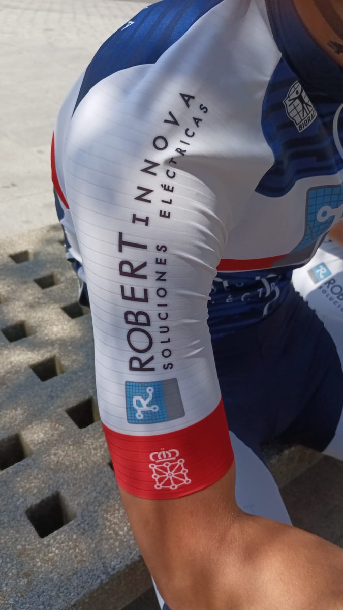 CcestellaL's tweet photo. Comenzamos la #IruñerrikoItzulia24 en Mutilva.
Todos los días más de 100kms. 
114kms para la jornada de hoy.

Iker Villar estrena el maillot de campeón navarro. https://t.co/Pycp9UtpWq