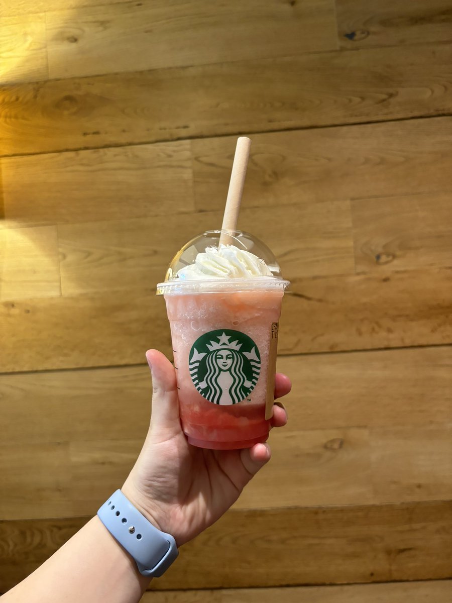 azure410's tweet photo. スタバ桃最高🍑 https://t.co/yTJ94V2Ihh