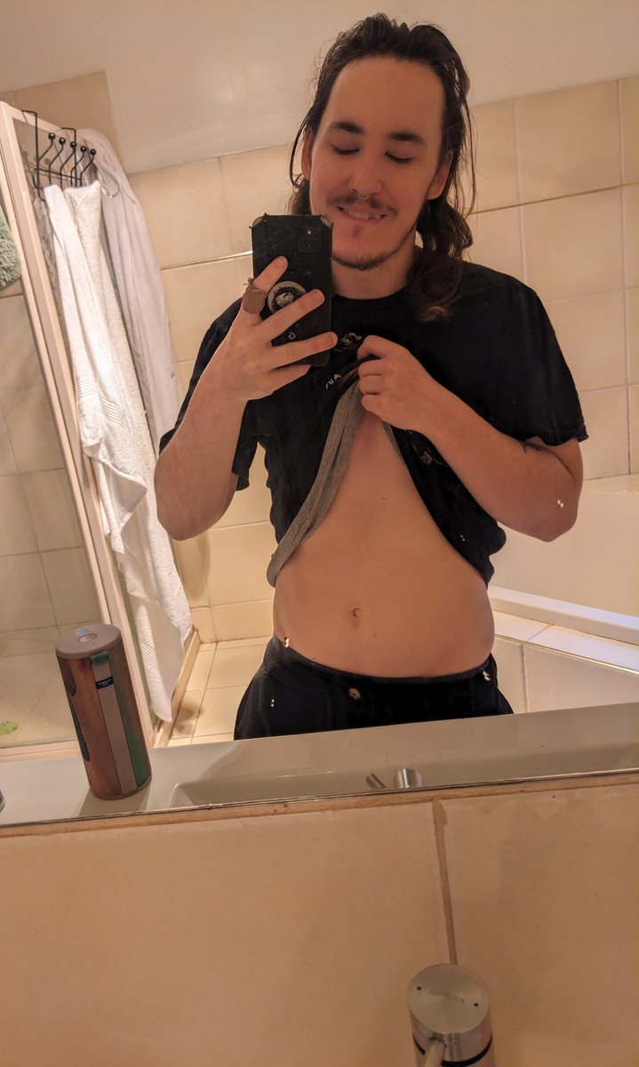 ftmslave's tweet photo. Finally back and looking for a good reason to strip off 😘 https://t.co/zYYSEVrjDd