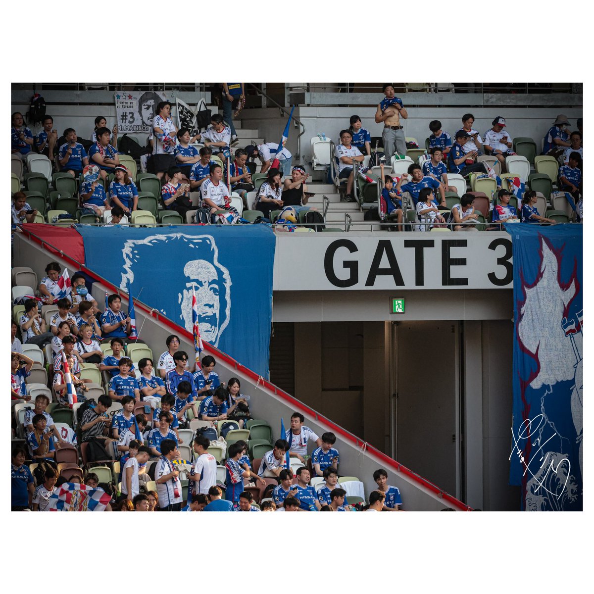 Mt_4SQUARE's tweet photo. おらが町のチーム
新国立競技場へ
ゼルビアの試合を観に行って来た〜
GATE3 直樹〜
涙が出そうになった〜🥹
#町田ゼルビア #横浜F・マリノス #新国立競技場 #松田直樹 #GATE3 #Jリーグ https://t.co/LmEgM6AhXk