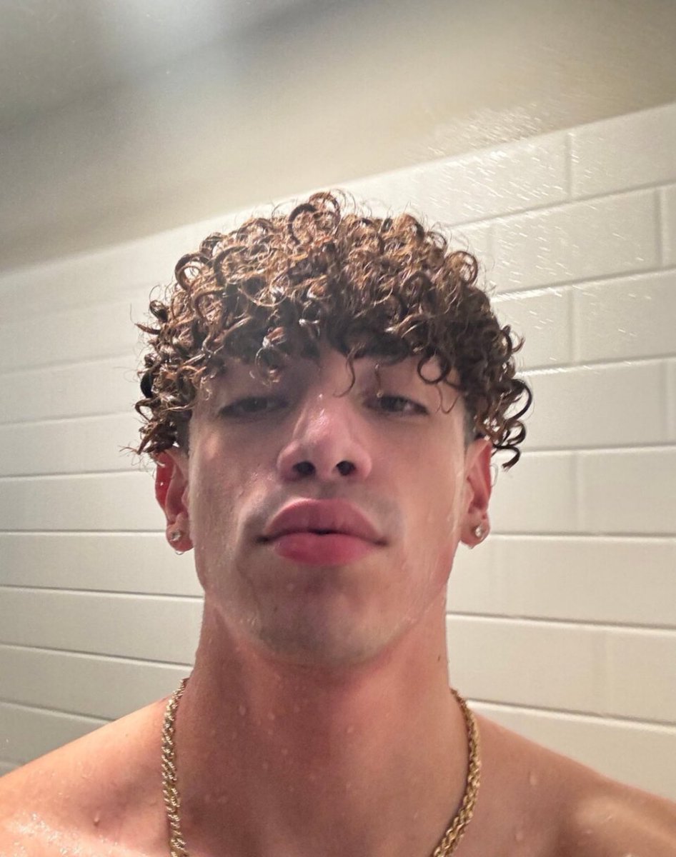 ℝ𝕦𝕓 𝕪𝕠𝕦𝕣 𝕙𝕒𝕟𝕕𝕤 𝕥𝕙𝕣𝕠𝕦𝕘𝕙 𝕞𝕪 𝕙𝕒𝕚𝕣.