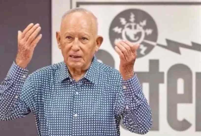 mexnewz's tweet image. A sus 90 años, #VíctorFuentesDelVillar será líder del #SUTERM hasta 2031 | #Política #Nacional tinyurl.com/4n44yzuj