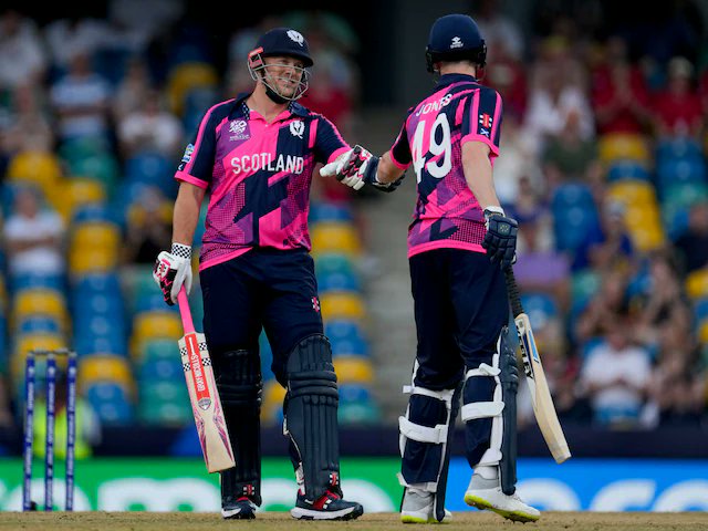 thuduppattam's tweet photo. #SCOvsNAM ODI
Scotland 9th wicket partnership - 38
10th wicket partnership -43*
#துடுப்பாட்டம் https://t.co/gcX87yOqrs