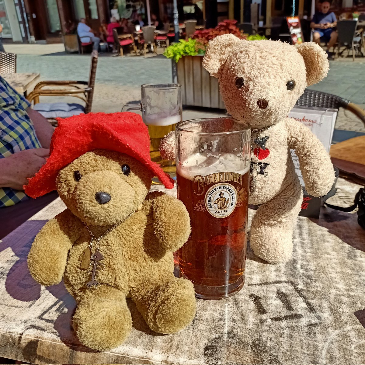 So hot in Wernigeroden (Germany) that we (me and Paddy) put our clothes of and went out for a beer!