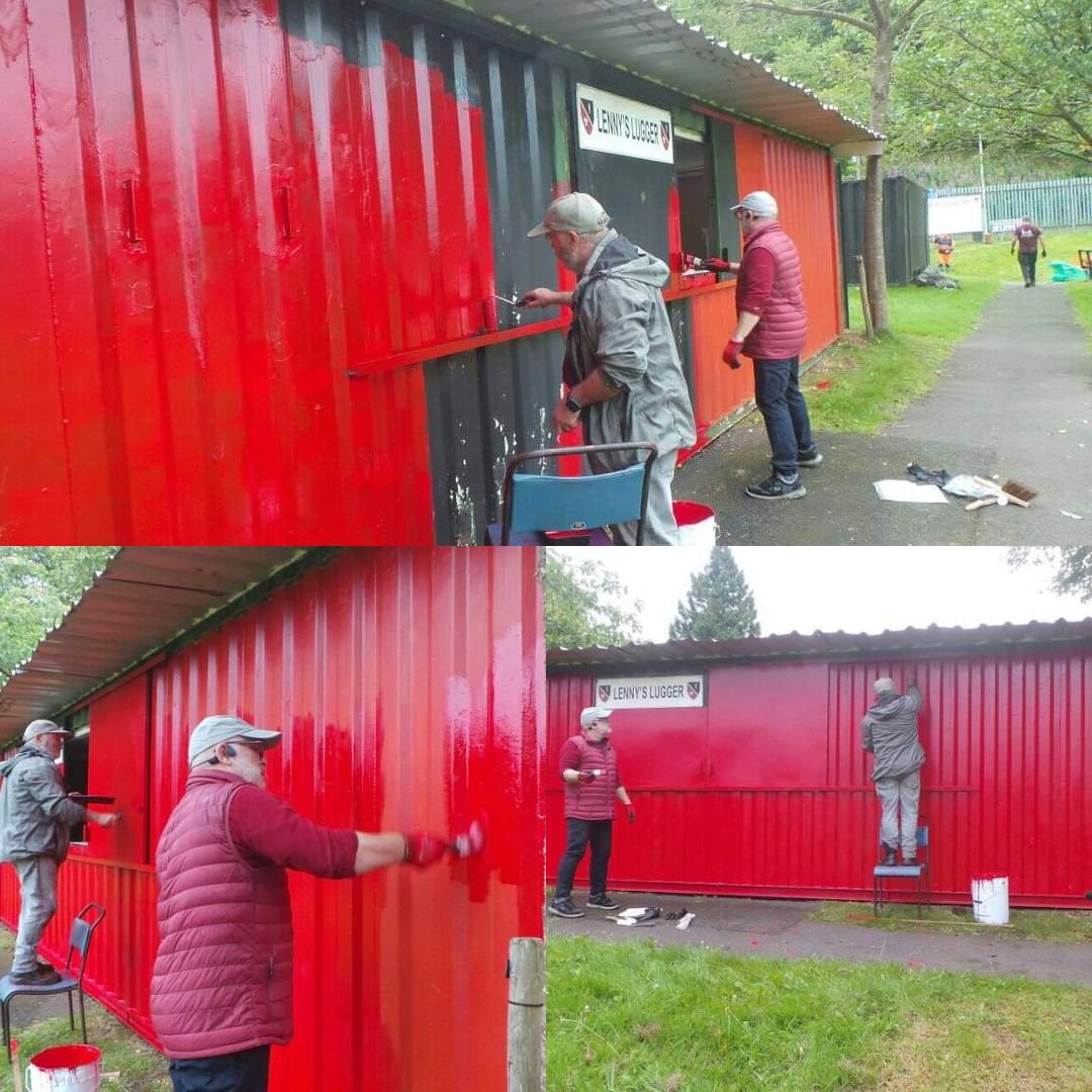 WATTSTOWNRFC's tweet image. We extend our deepest gratitude to all members, players, and associates of Wattstown RFC, and the amazing EnviroFACH volunteers for your incredible support and hard work during the rugby field clean-up today.

It's inspiring to see our community come together with such passion.