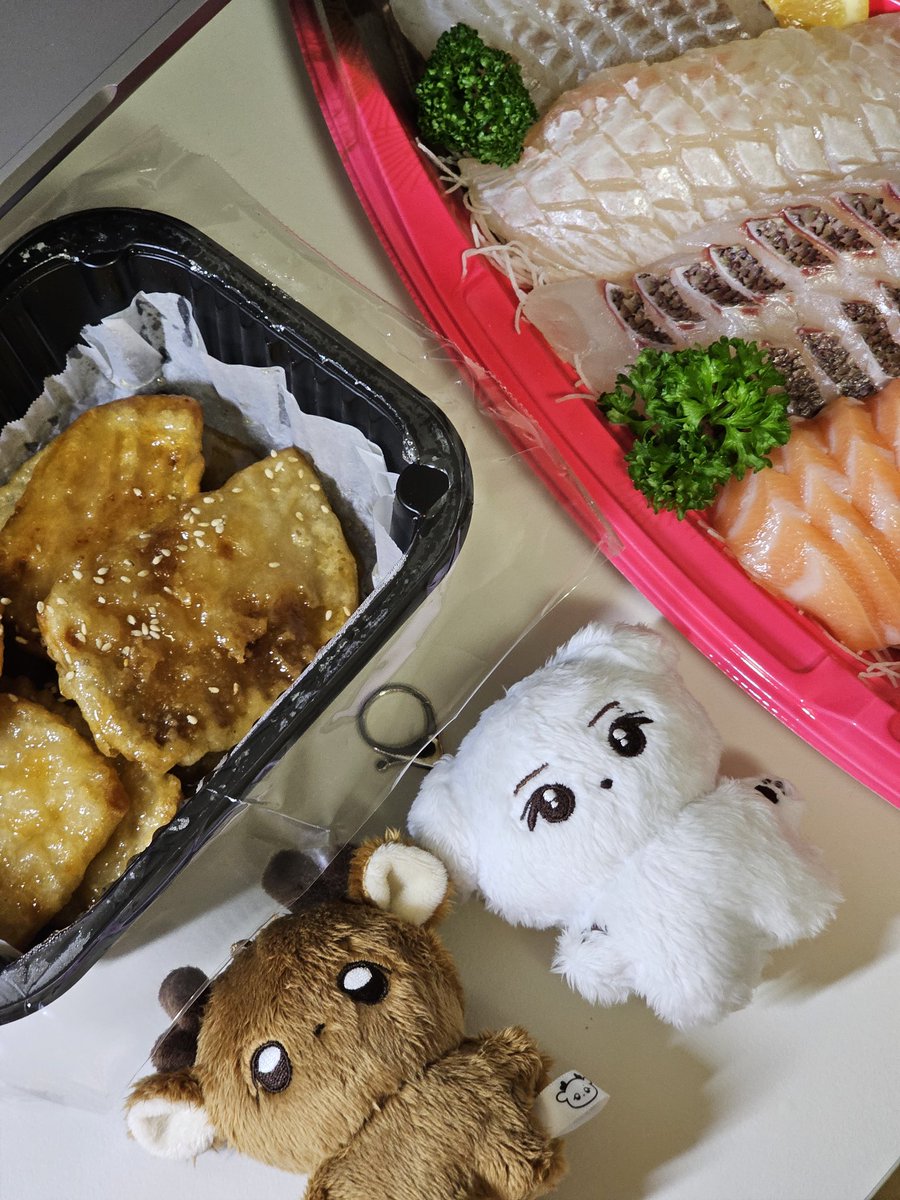 #성찬이의_진수성찬
#해피부기_먹었숑
성찬아 싱가포르 팬콘 수고했어〰️🥹😶‍🌫️😶‍🌫️😶‍🌫️