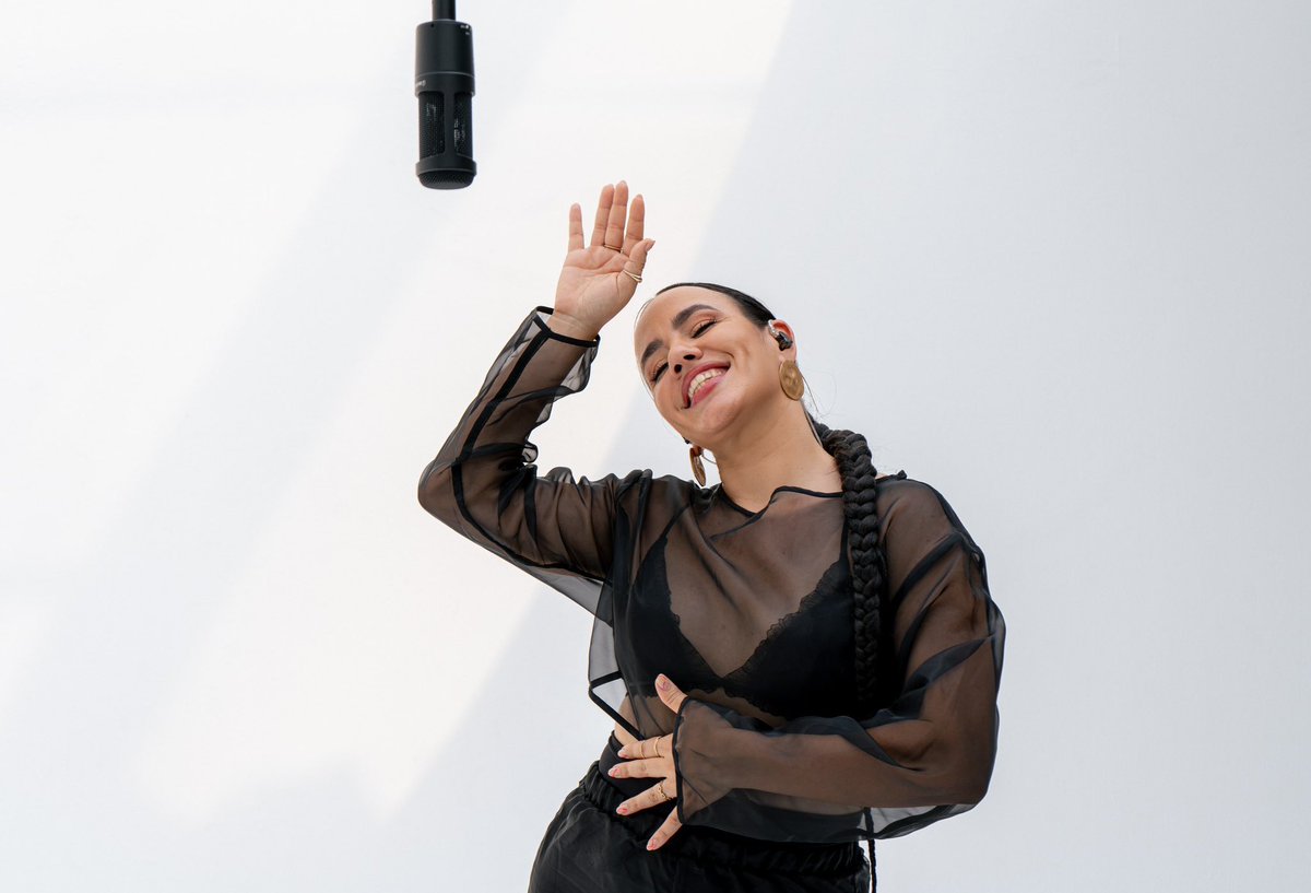 claudia_decuba's tweet photo. Sweet Saturday Afternoons

#saturday #weekendvibes #happy #singer #applemusic #kizomba #bachata #dance #onelove #newrelease #epotw
.
Published from @feedpreview.official 🙈! https://t.co/9QokHqGvTW