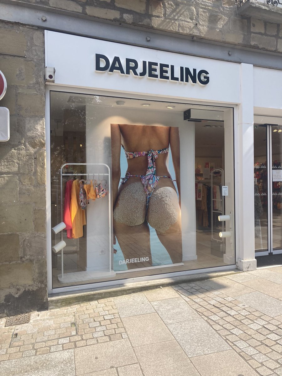 Takara_orca's tweet photo. Ça va Darjeeling on vous dérange pas trop ? 

@PepiteSexiste https://t.co/clcQ26PNOr