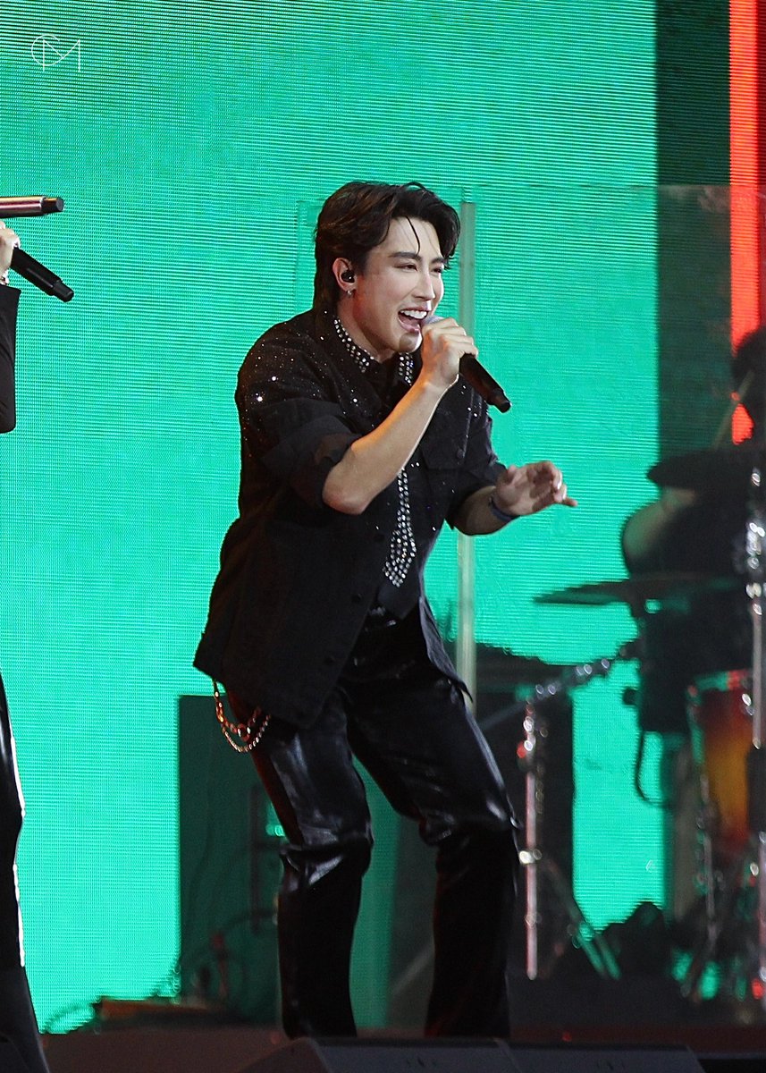 CM2Connect's tweet photo. “เบน ชลาทิศ / มาเรียม เกรย์ / ตั้ม วราวุธ / ซานิ นิภาภรณ์ / นุ๊ก ธนดล” ร่วมเป็นแขกรับเชิญสุดพิเศษ ในงาน “อำพลฟูดส์ พรีเซนต์ วาไรตี้ชีรีส์คอนเสิร์ต ยัยตัวร้ายกับนายหัวโจก”

#คอนเสิร์ตเต๋าปาน2024
#ยัยตัวร้ายกับนายหัวโจก
#RSSHOWBIZ #RSMUSIC
#โตมากับอาร์เอส 
#NookThanadon #นุ๊กธนดล https://t.co/X6owNt60lB