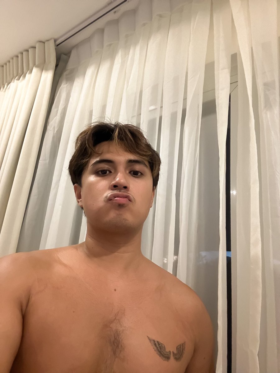marlomortelpov's tweet photo. Yung 2pm ka nagstart maglinis ng bahay pero patapos ka pa lang. 9 hours straight 🥴 Daig pa nag duty? https://t.co/isgrYJEPdk