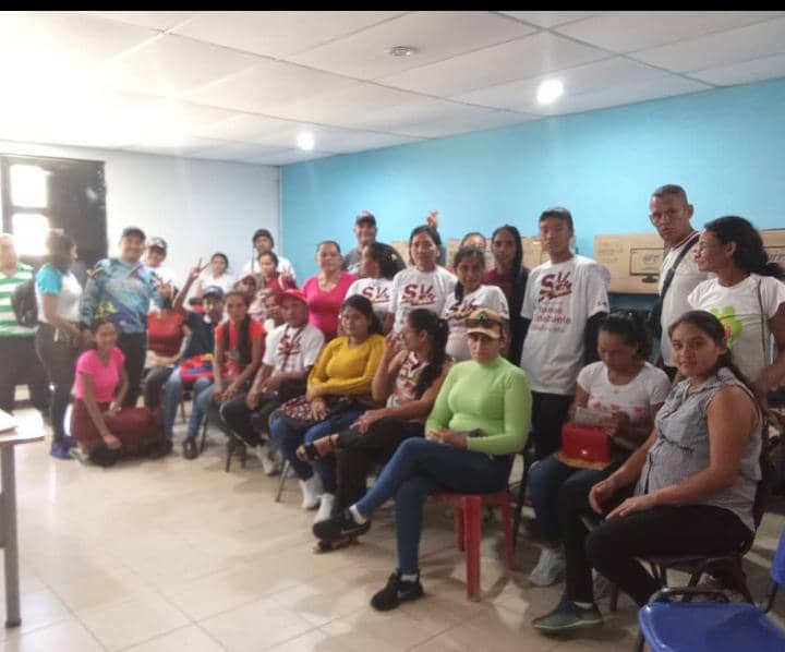 En la Parroquia Moroturo de Urdaneta se llevó a cabo el encuentro del Secretariado General del MSV  con los Jefes de Brigadas y Brigadistas, afinando detalles del 1x10x7 rumbo a la Victoria del Candidato de la Patria <a href="/NicolasMaduro/">Nicolás Maduro</a> #VenezuelaPintaBonito