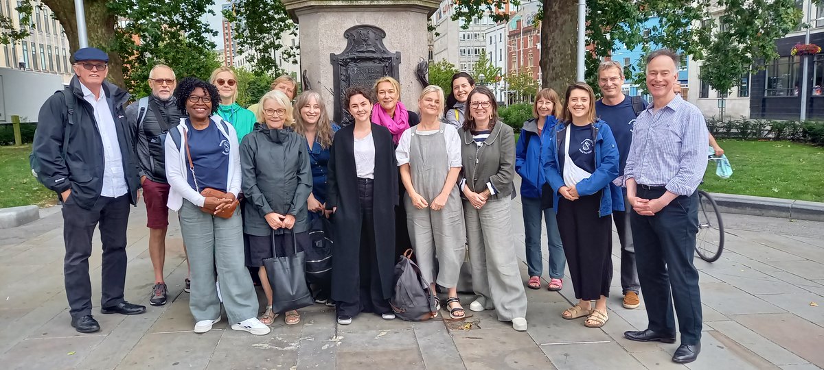 RobCollinGuide's tweet image. A lovely group from London on a #BristolSlaveTradewalk on Saturday 20 July. A lot to discuss on this difficult part of Bristol, Bath and British history, and Colston&apos;s divisive legacy, and of the relevance of this history to us now.  @BBGuides @brunelsbridge