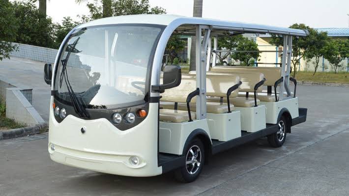 Heybeliada’da ulaşım sorunu : Her sene yazın kalmaya geldiğimiz, Bahriye Mektebimizin yuvası Heybeliada’da geçen yaz gördüğüm elektrikli araç anarşisinin bittiğini görmek son derece güzel. Ancak belediyeye bağlı olarak çalışan elektrikli taksi ve dolmuşların sayısal azlığı ile