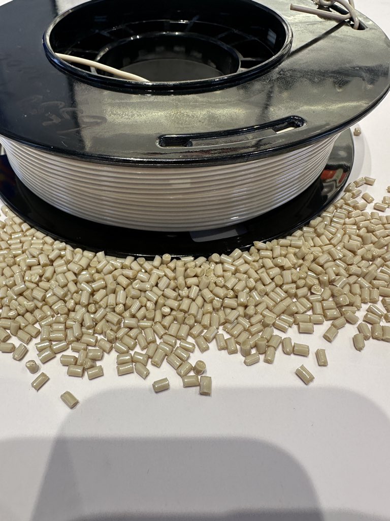 Lifanboy's tweet photo. PEEK，PEI，PPS，PPSU，PVDF，TPI，PI，PES，PSU Anti-static high-temperature plastic raw materials, profiles, injection molding parts customized wholesale, injection molding processing customized orders。#Plastic #Mould #Rawmaterials #ImportedfromChina https://t.co/KMhTXWm4ak