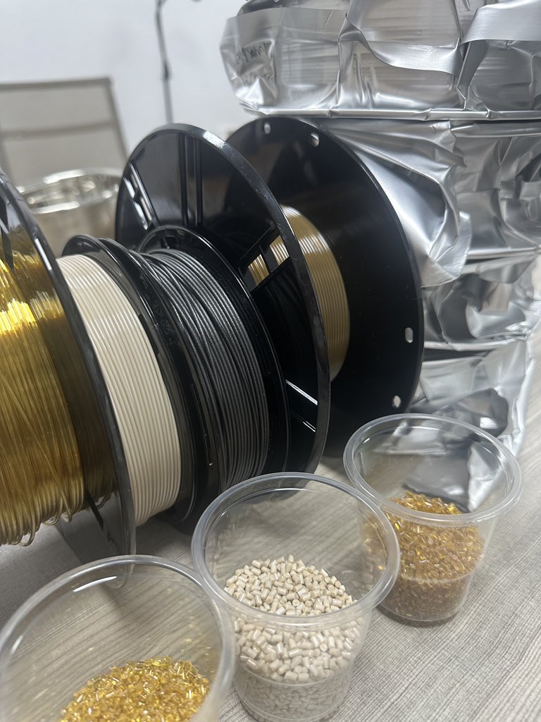 Lifanboy's tweet photo. PEEK，PEI，PPS，PPSU，PVDF，TPI，PI，PES，PSU Anti-static high-temperature plastic raw materials, profiles, injection molding parts customized wholesale, injection molding processing customized orders。#Plastic #Mould #Rawmaterials #ImportedfromChina https://t.co/KMhTXWm4ak