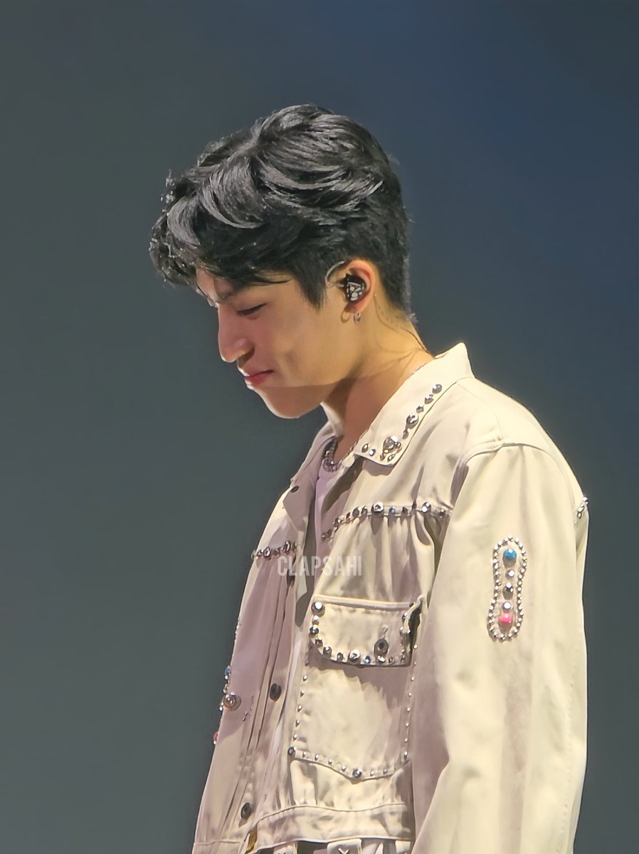 formainvocals's tweet photo. jeongwoo, thank you for existing ㅠㅠ https://t.co/qQqttA4CT7