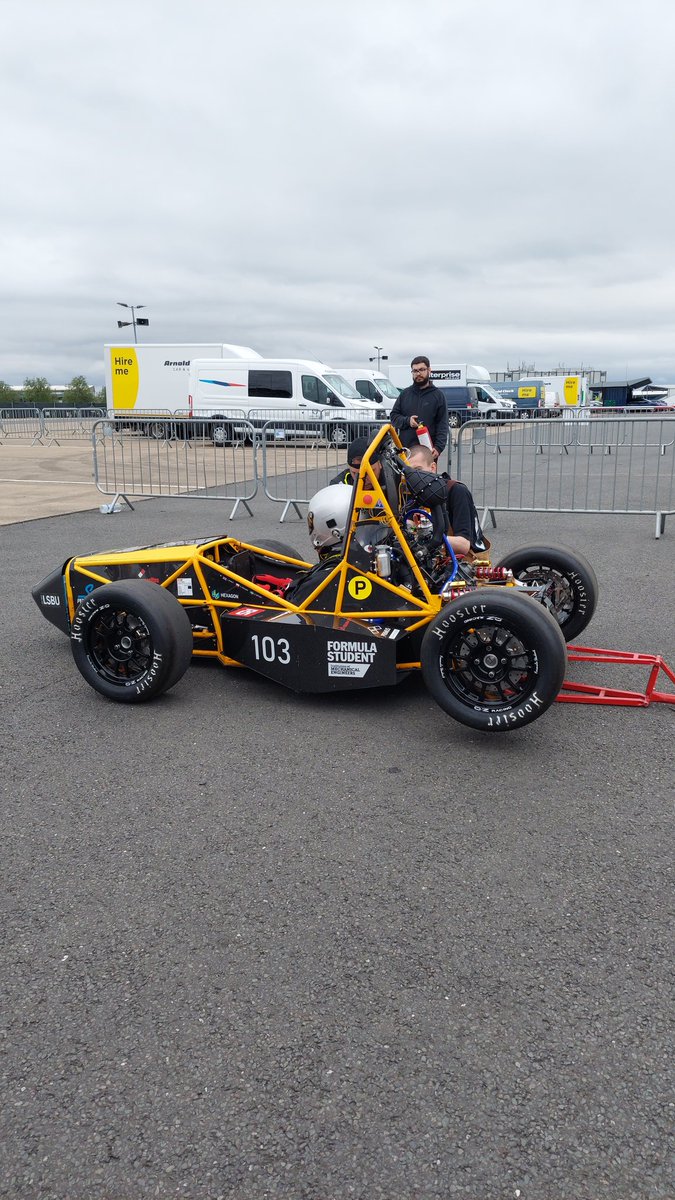 southbankracing's tweet photo. We passed Fuel and Tilt! Now onto Noise 💪 https://t.co/1rj1WckVIy