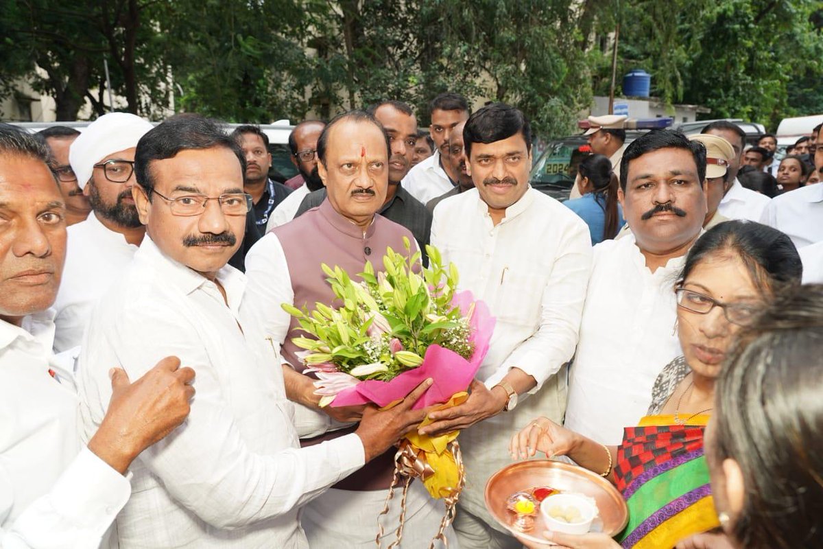 SunilChandere's tweet photo. पुणे जिल्हा मध्यवर्ती सहकारी बॅंकेच्या जिल्हा परीषद शाखेचा नूतनीकरण समारंभ महाराष्ट्र राज्याचे लाडके उपमुख्यमंत्री मा.ना.अजितदादा पवार यांचे शुभहस्ते पार पडला.
#pdcc #pdccbank #AjitPawar #ajitpawarspeaks @AjitPawarSpeaks https://t.co/CnHFEf0bss