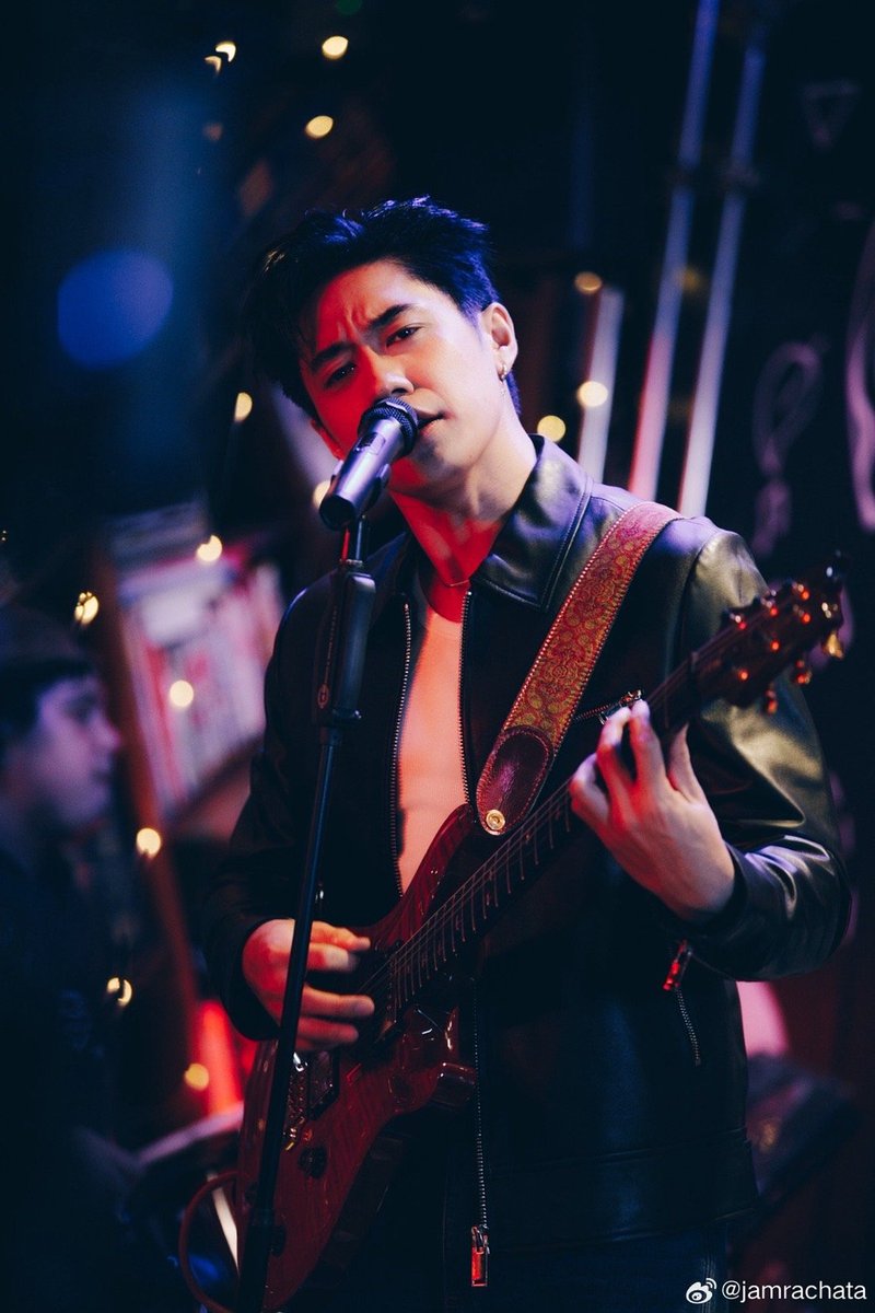 MeellsJzk's tweet photo. หล่อมากพี่ 😍
#แจมรชตะ #JamRachata https://t.co/eNzc7gV6hm