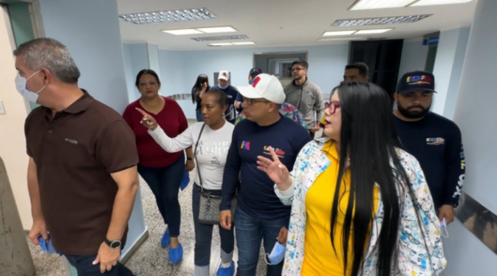 #NotiMippCI 📰🗞| Maduro anuncia la recuperación en un 95 % del Hospital General de Cabimas. Lea más⏩mippci.gob.ve/index.php/2024…
#VenezuelaPintaBonito