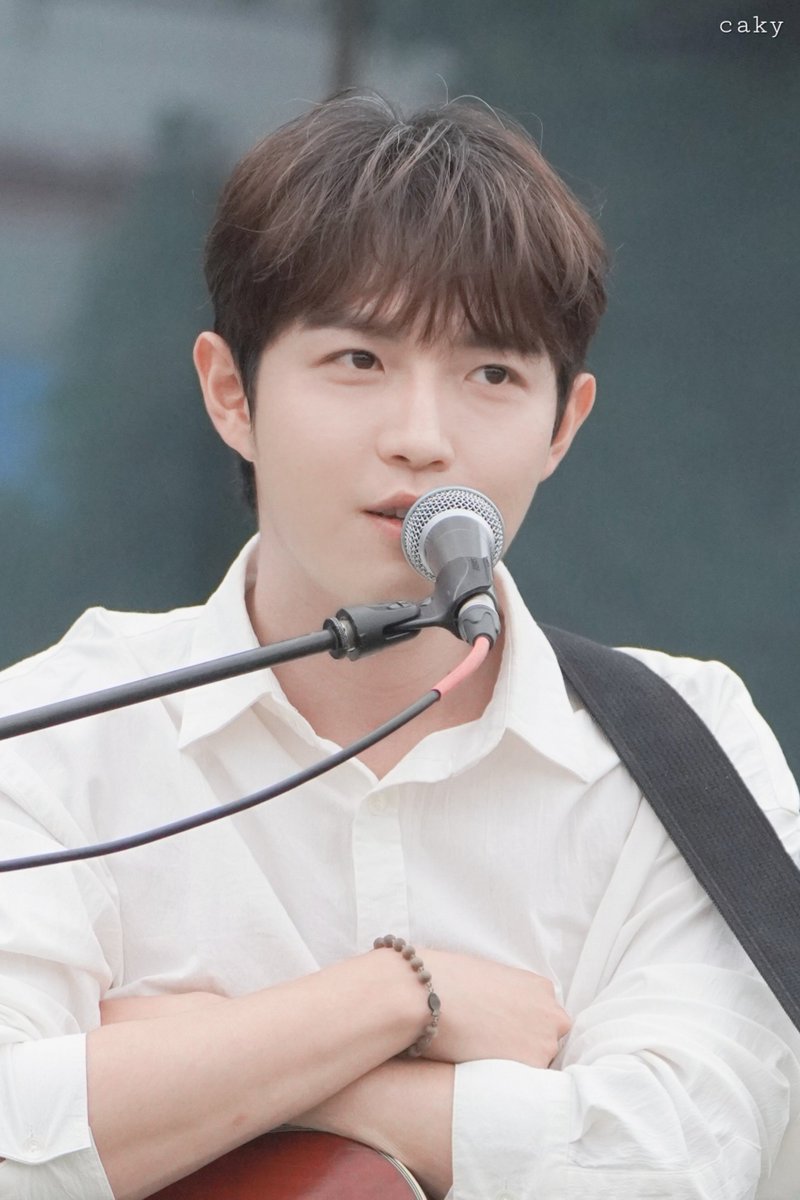 __caky's tweet photo. 240622 서울 마리나 버스킹

사랑해🫶

#김재환 #KIMJAEHWAN https://t.co/cQMT2NHgNA