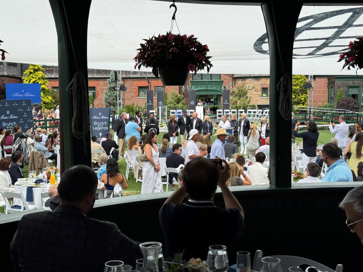 Infosys's tweet image. An incredible time was had celebrating legends at the Brooks Brothers Brunch during the Infosys Hall of Fame Open. Unforgettable moments were shared.

#ITHFWithInfosys #ExperienceTheNext