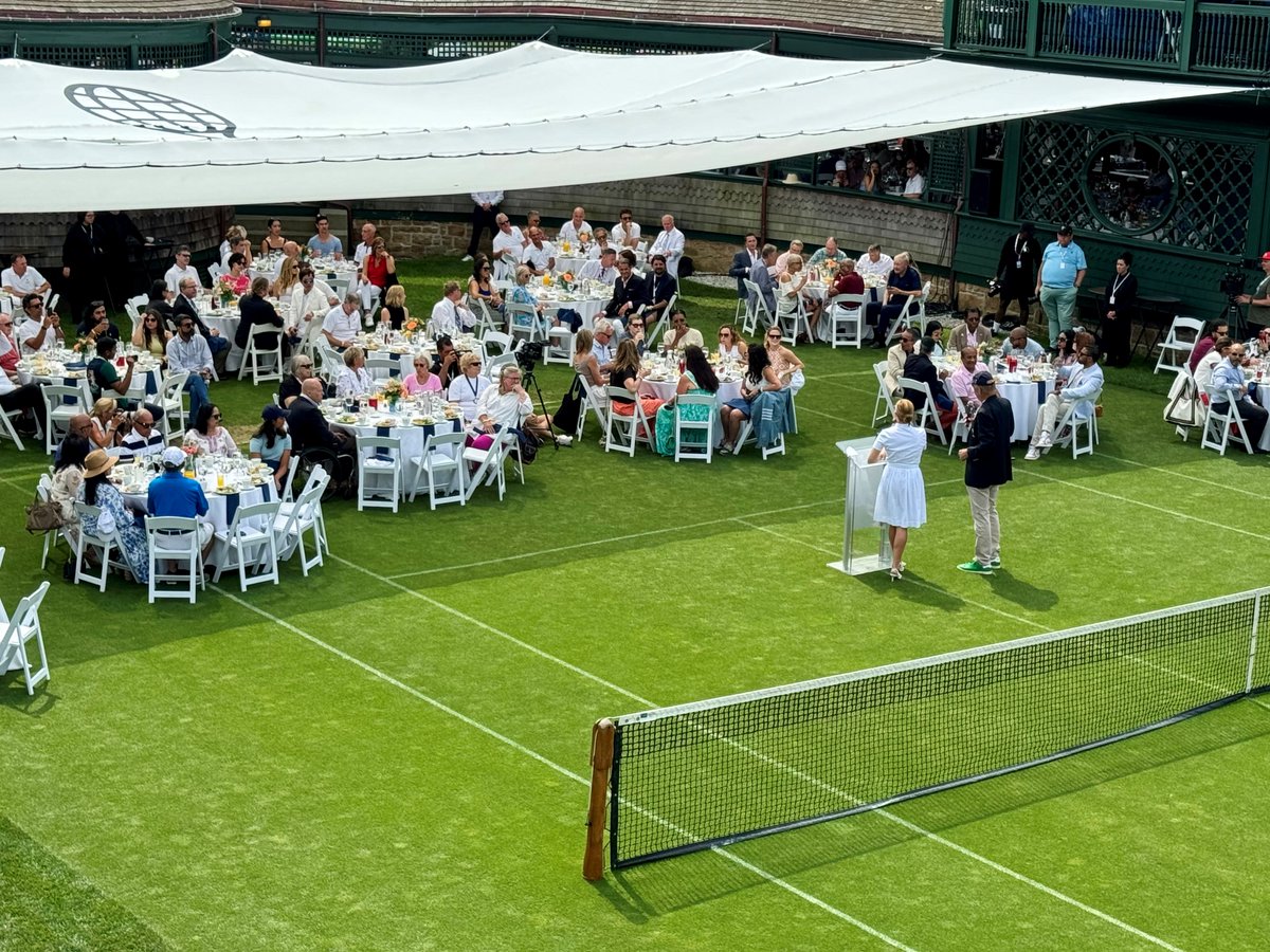 Infosys's tweet image. An incredible time was had celebrating legends at the Brooks Brothers Brunch during the Infosys Hall of Fame Open. Unforgettable moments were shared.

#ITHFWithInfosys #ExperienceTheNext