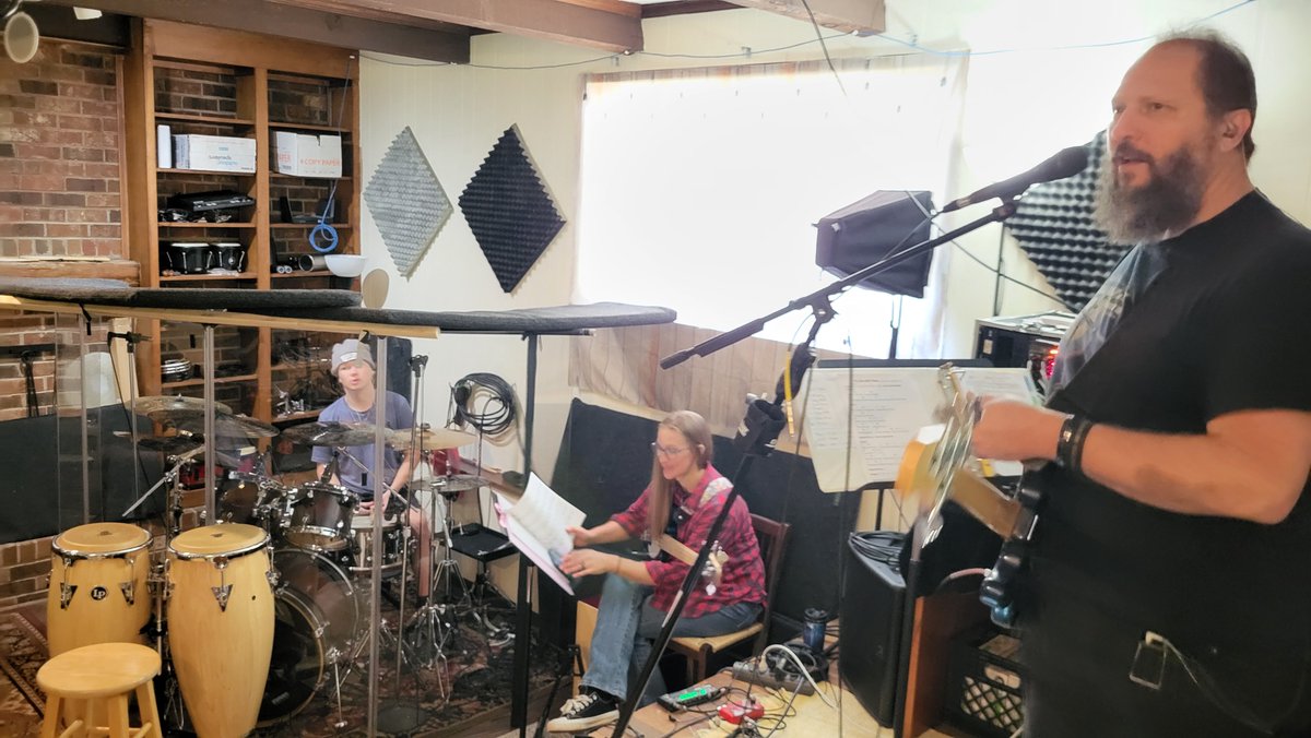 hnmgso07's tweet image. Today's the day! Join us for our student concert at 2!!! Our Rock campers have been working hard all week 💪! We're excited to conclude this year's Rock Camp!!!

#highlandnorthmusic #studentconcert #rockcamp #hnmevents #musicacademy #greensboromusic #nctriadmusic