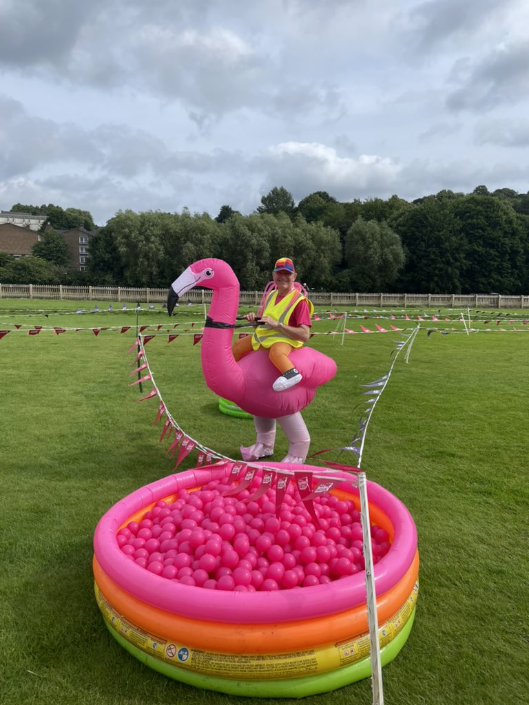 Great day, though a bit warm, for <a href="/paulajradcliffe/">Paula Radcliffe</a>’s #FamiliesOnTrack #DurhamRunFestival. <a href="/EventsOTN/">Events Of The North</a>