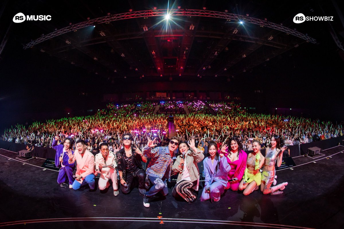 rsshowbizth's tweet photo. ❤️ ในนามของผู้จัด RS MUSIC และ อำพลฟูดส์ พรีเซนต์ วาไรตี้ซีรีส์คอนเสิร์ต “ยัยตัวร้ายกับนายหัวโจก” 
.
ศิลปินรวมถึงทีมงานทุกคน ขอขอบคุณแฟนๆ ที่น่ารักทุกคน หากมีสิ่งใดผิดพลาด เราจะน้อมรับและนำมาปรับปรุงให้ดียิ่งขึ้นกว่าเดิม 
.
ขอให้ทุกท่านเดินทางโดยสวัสดิภาพ

#คอนเสิร์ตเต๋าปาน2024 https://t.co/Xj04fPS14U