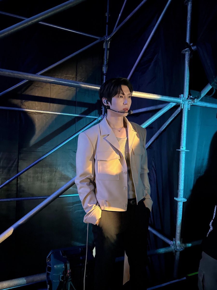 OfficialJTW_LEO's tweet photo. [#JUNGTAEKWOON]

BEHIND📸
일요일을 맞이할 여러분들을 위한 선물✨

#정택운 #레오 #LEO https://t.co/HODdG0YgvI