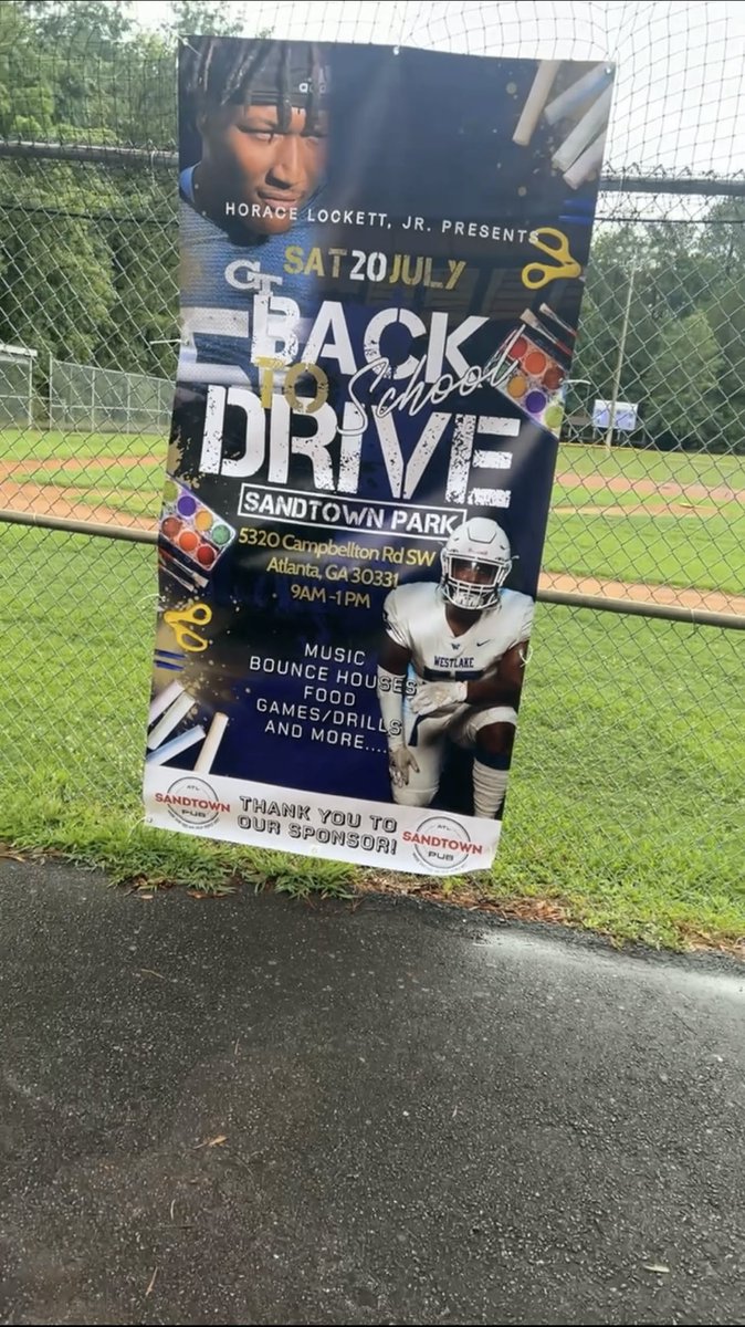 RecruitWestlake's tweet photo. Shoutout to Westlake alum and current Georgia Tech DL Horace Lockett for hosting a back to school drive for the kids in the community‼️🥶 #LakeLegend #Service #GoJackets #StingEm https://t.co/doiVNgbbkD