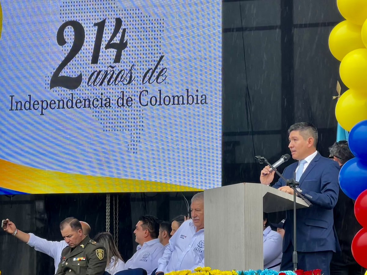 lamorantesa's tweet photo. Incredibly proud of my brother @RichiMorantes, MC today to one of the many events across Colombia commemorating 214 years of independence https://t.co/0PKMBgVTfu