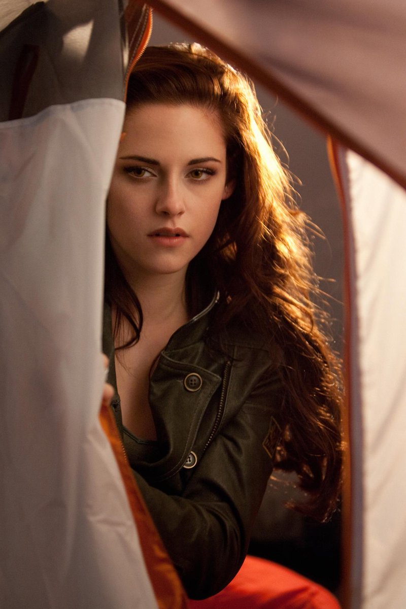 archivetwilight's tweet photo. "you'll always be my bella. my bella, just less fragile." https://t.co/qC0PhoXAvx