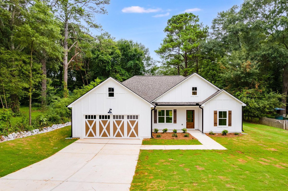 TrittRealty's tweet photo. 🏡 SOLD!! 🏡 We're thrilled to share the first build of this stunning floorplan, and it's a hit! Congratulations to the wonderful couple who now call Downtown Carrollton home!

#NewHome #Sold #downtowncarrolltonga #trittqualityhomes #teamtritt #newconstruction #westgarealestate https://t.co/aAczGERmVJ