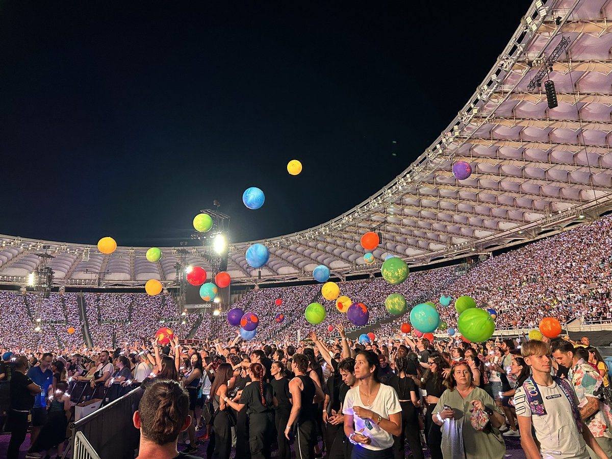 Laura Bacon tweet media