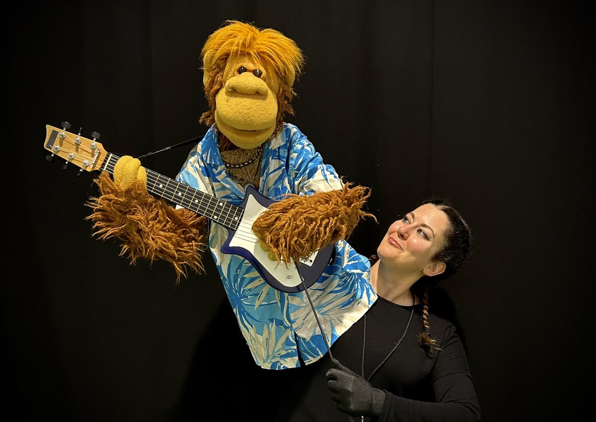 Laura Bacon tweet media