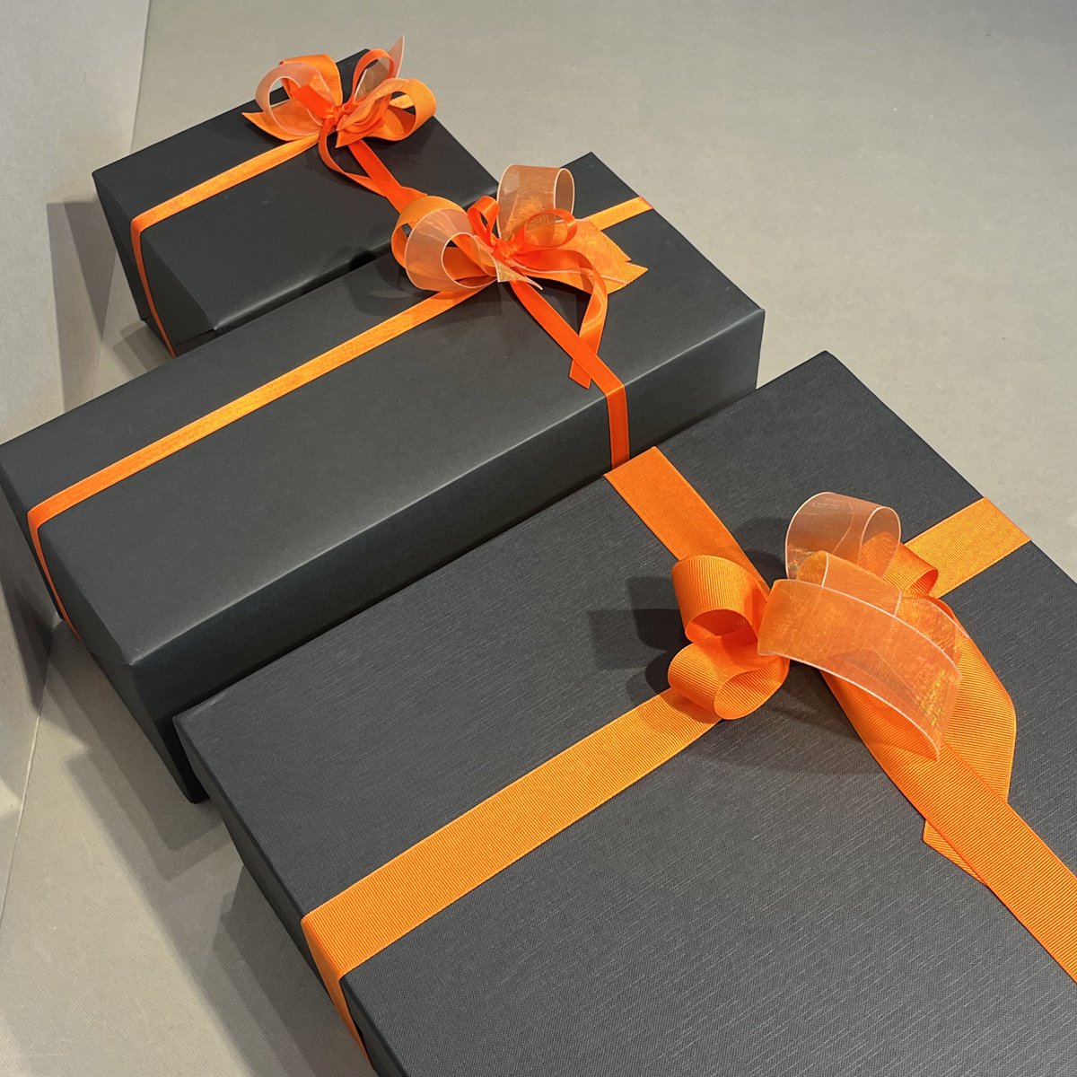 사우디 출국 이슈로 선물은 저번주에 보내드렸어요
나이프님 생일 축하드립니다!!!!🧡🍑🎁