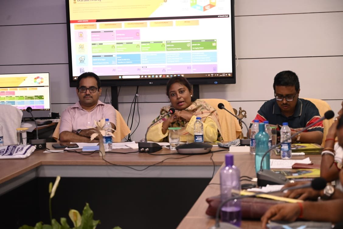 mopr_goi's tweet photo. A Two-Day Refresher #Training Program for #Pradhan and #UpaPradhan was organized at #DPRC, #Bankura, #WestBengal. The program covered key areas viz. #OwnSourceRevenue, Financial Management, Office Management, Thematic Panchayat Development Plan, 15th Finance Commission, SFC etc. https://t.co/p8R4fwZi5L
