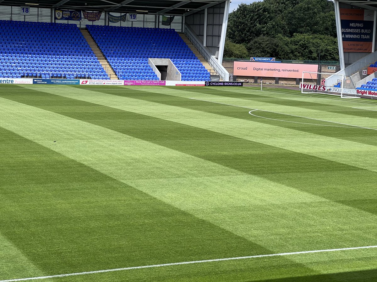 The sun making everything look better ☀️🌱 

First pre season game at the meadow 

#salop