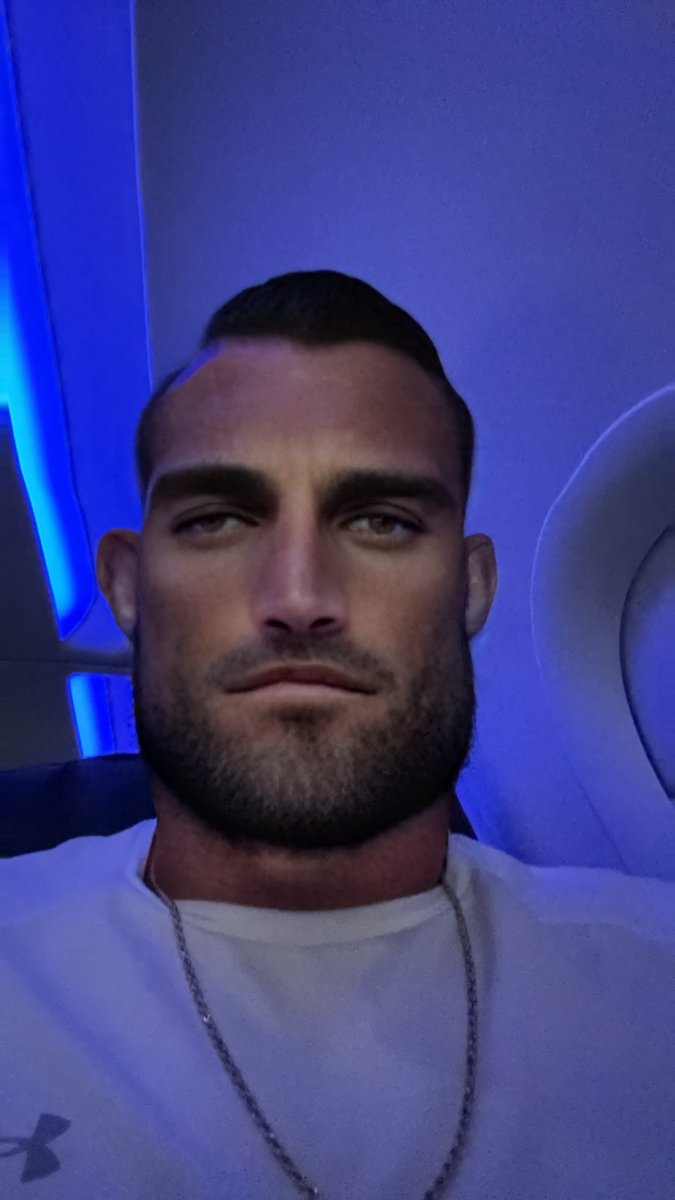 ianheinischmma's tweet image. Long trip ahead, what #memecoins should I research? 🤔