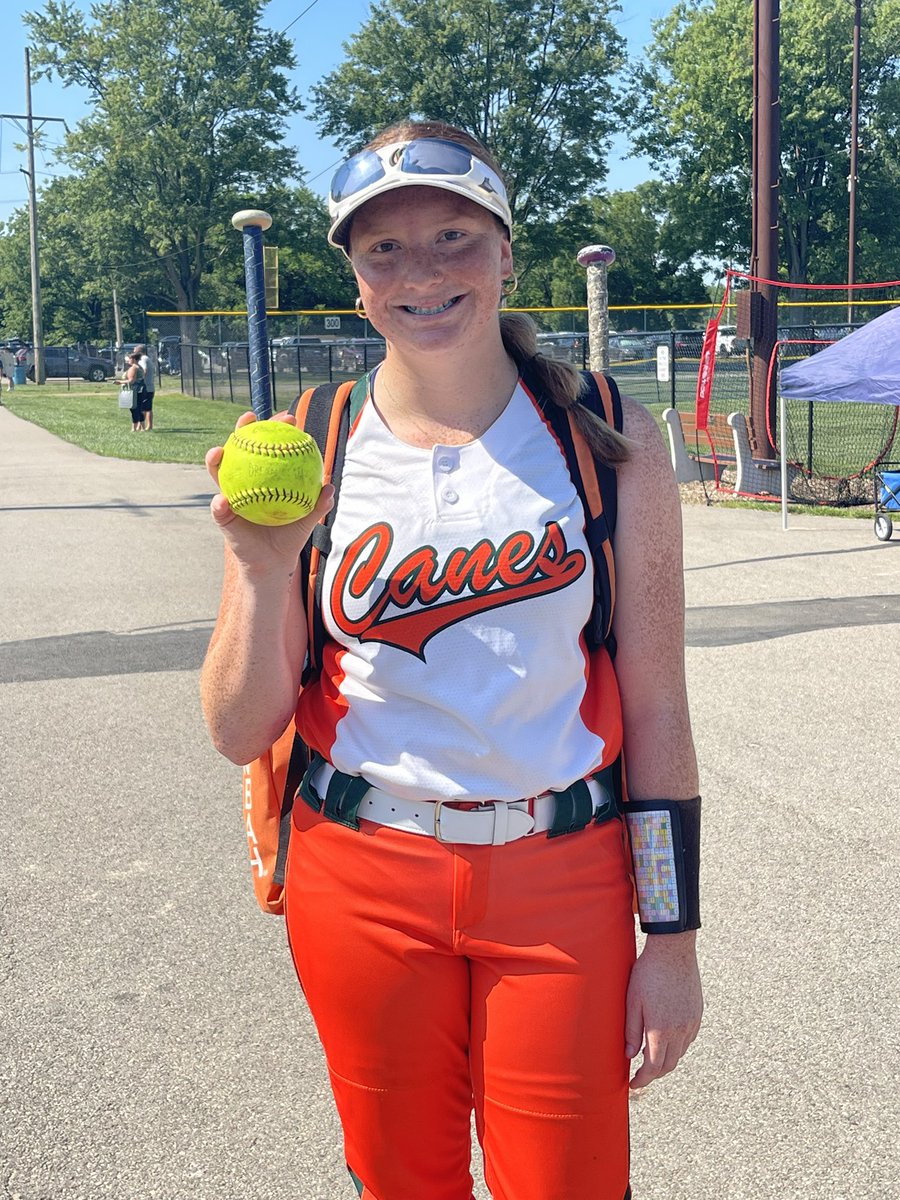 Our <a href="/aubreym0824/">Aubrey Morefield</a> with a big 3-run 💣 in our first pool play win this am! 💪🏻🧡🥎💚