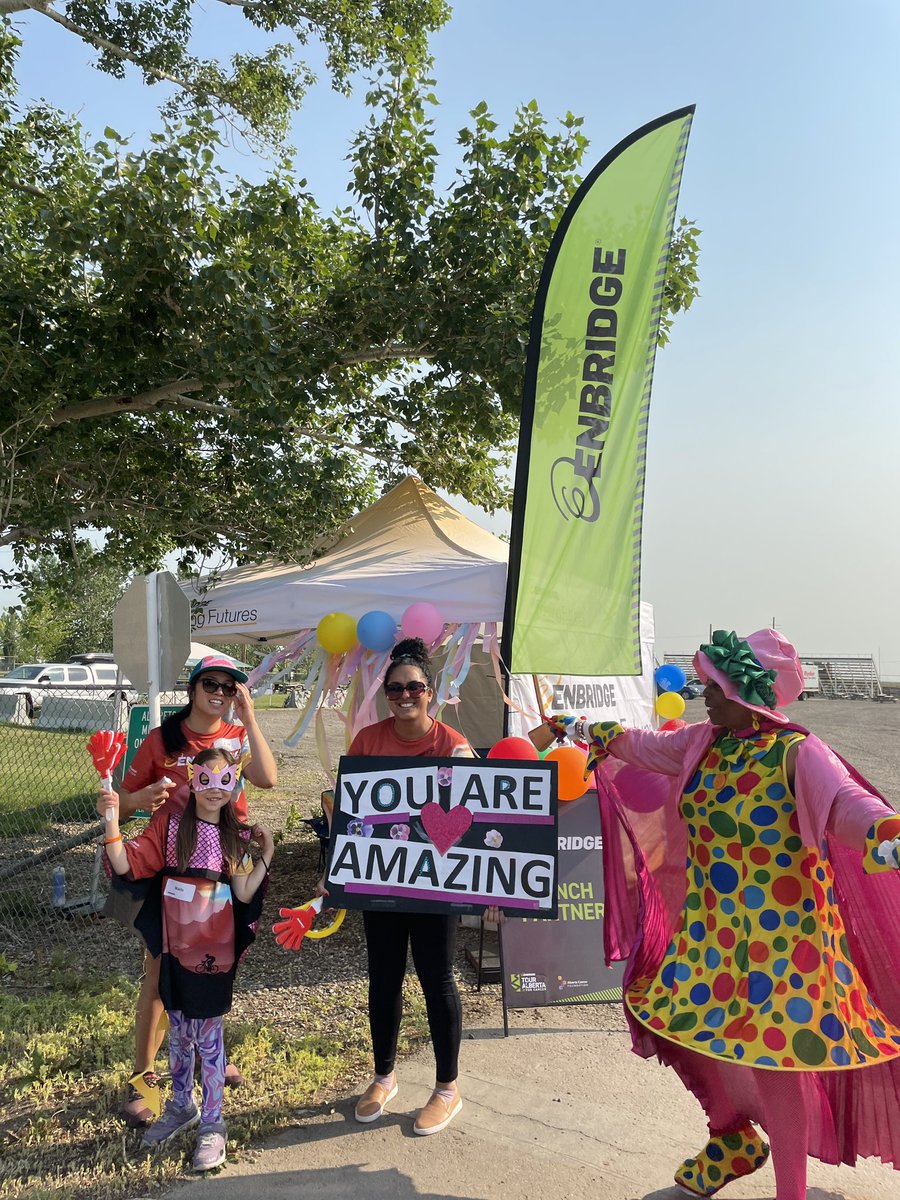 Enbridge's tweet photo. The energy is electric at the first pit stop. Great job riders! #TeamEnbridge @TheTourAlberta https://t.co/aVOfoSHOaq