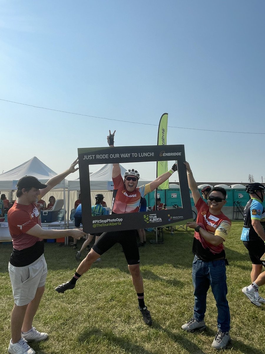 Enbridge's tweet photo. The energy is electric at the first pit stop. Great job riders! #TeamEnbridge @TheTourAlberta https://t.co/aVOfoSHOaq