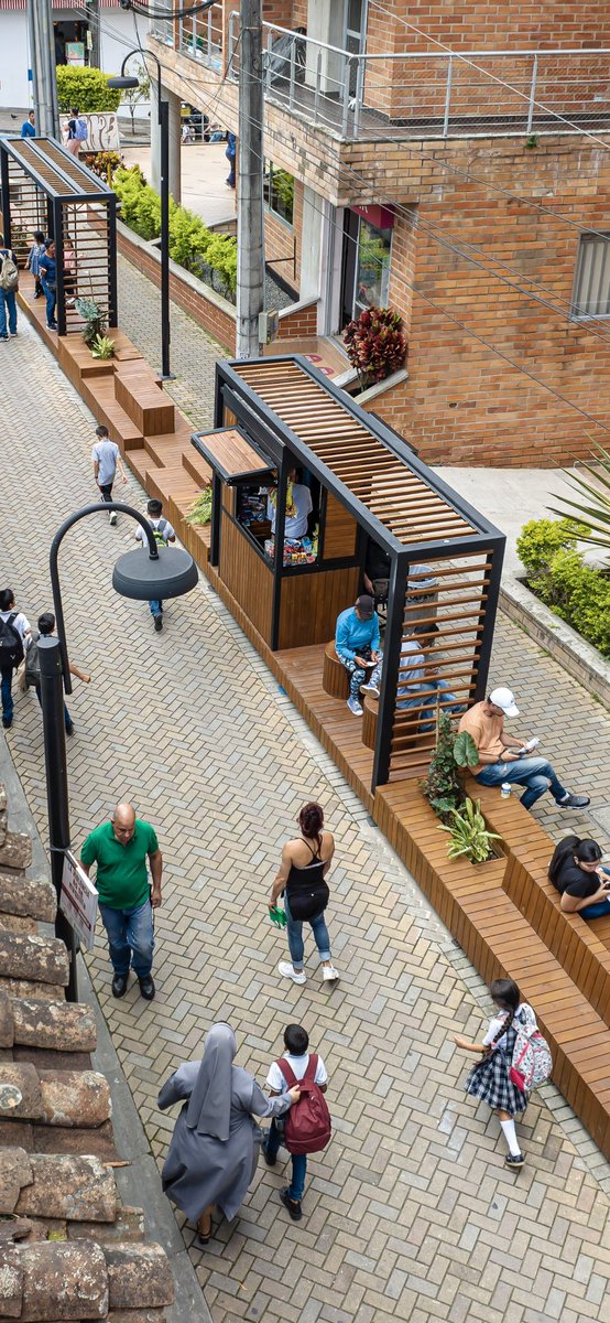 Por esta calle antes circulan vehículos, hoy es un espacio vital para el encuentro ciudadano. 

La peatonalización de nuestras calles una acción de salud y bienestar.

📍La Estrella / Antioquia / Colombia
Diseño: <a href="/arquiurbanotau/">ARQUIURBANO Taller ®️</a> 
Un proyecto de: <a href="/AlcaldEstrella/">Alcaldía de La Estrella</a>