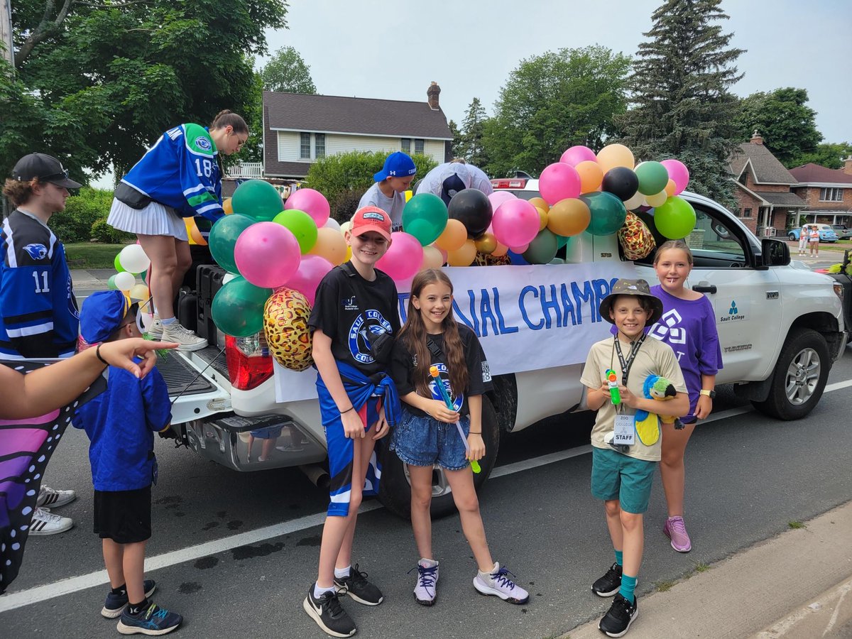 SaultCollege's tweet image. Roaring with pride! ‘Zoo’ College joins Rotaryfest, The Sault’s Summer Festival ‘s parade 🎉 Come out today to celebrate and enjoy a great day of community fun!