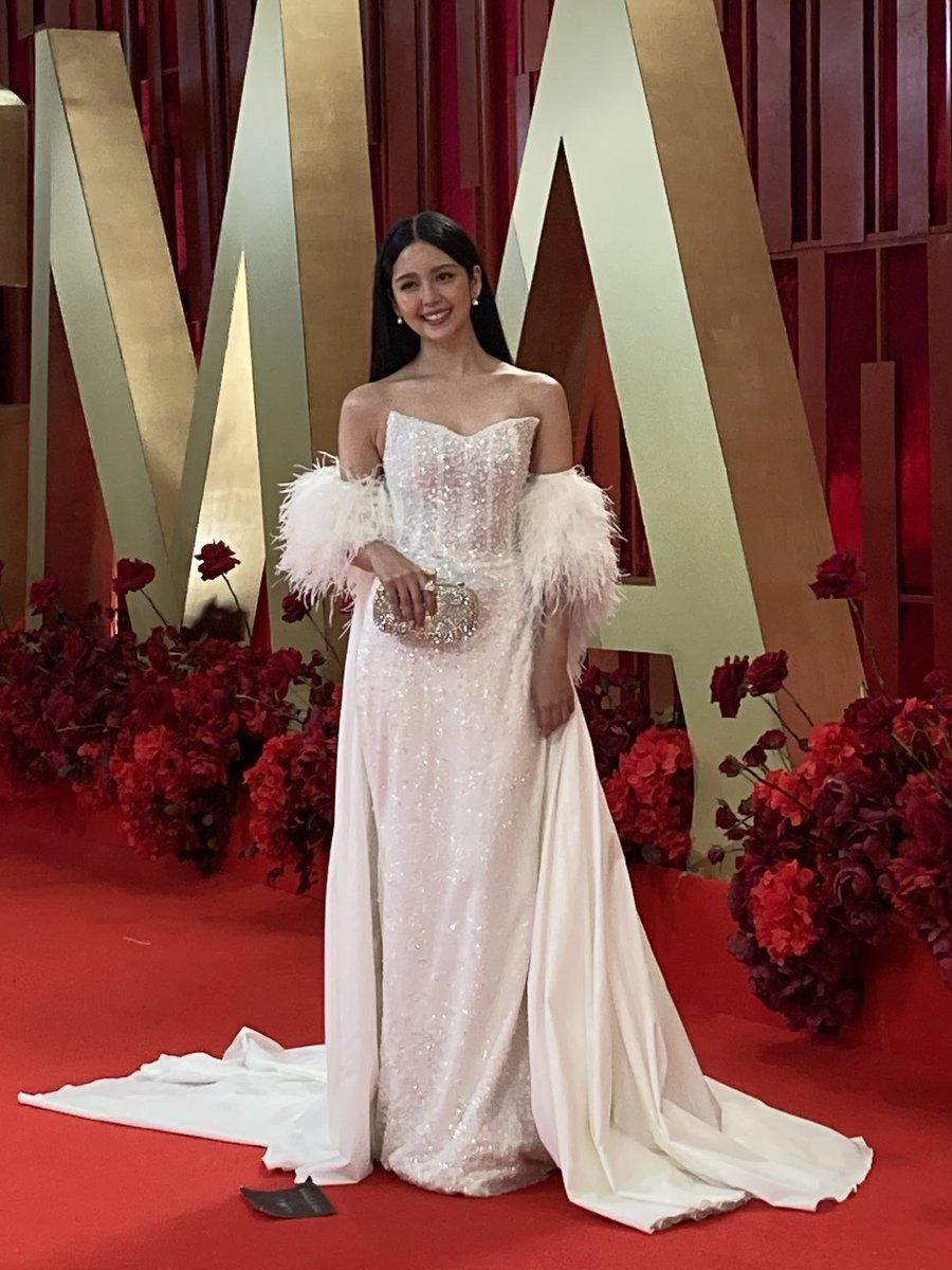 villagepipol's tweet photo. Lapis! Look at how gorgeous our Chanty is ⁦@offclLapillus⁩ at the GMA Gala 2024 Red Carpet! 

#Chanty #Lapillus #VillagePipolxGMAGala2024  #VillagePipolxGMAGala #GMAGala2024 #VillagePipol https://t.co/oW9jFXs7xi