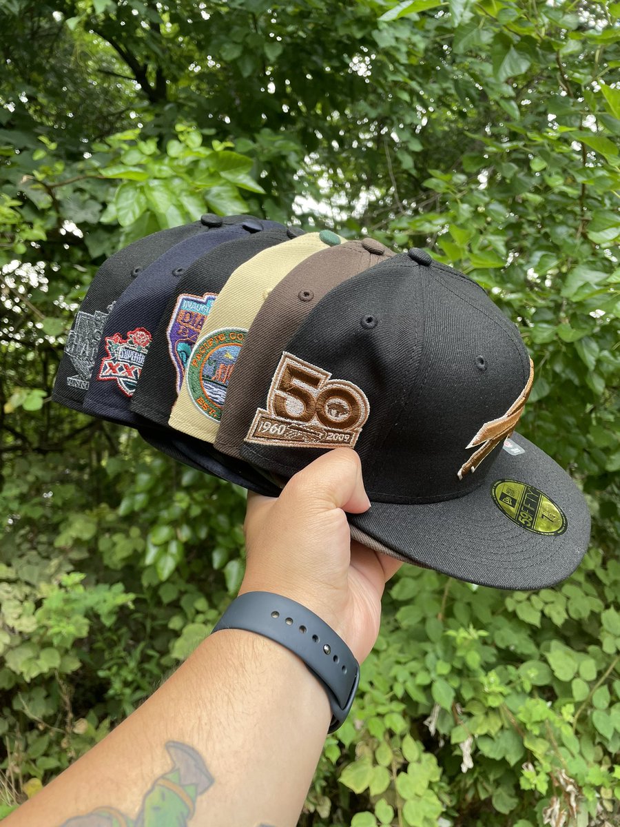 mexi38's tweet photo. A little late to post but the latest round of the @TopperzStore group orders have arrived 🤙🏽

#newera 
#topperz https://t.co/V1uDRTmNFj