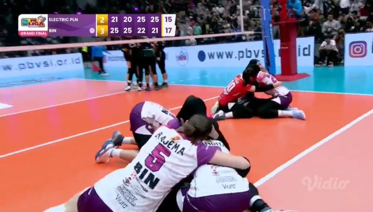 Grand Final 🏆

21 - 25
20 - 25
25 - 22
25 - 21
15 - 17

Jakarta Electric PLN 2 - 3 Jakarta BIN

JAKARTA BIN JUARA!!! 🏆
No reverse sweep for today!
BIN mematahkan tuah Queen of Fullset PLN!
Congratulations BIN!🥇
Better luck next time PLN!  
#Proliga2024 #GrandFinal